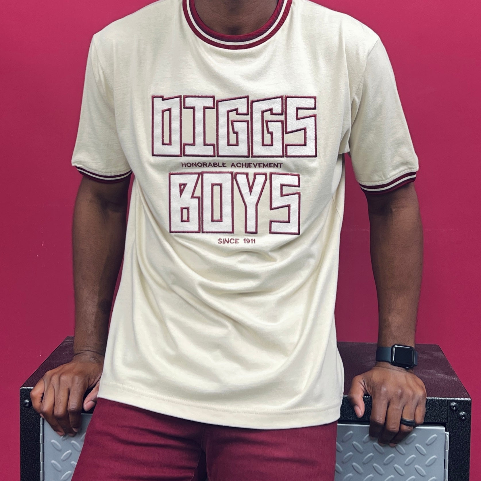 Show your support for the Kappa Alpha Psi fraternity with this "Diggs Boys" cream t-shirt. Made with high-quality fabric, this shirt is perfect for any member of the fraternity community. The design features the iconic Kappa Alpha Psi logo and the phrase "Diggs Boys" in bold letters, making it a great addition to your collection of historical memorabilia.