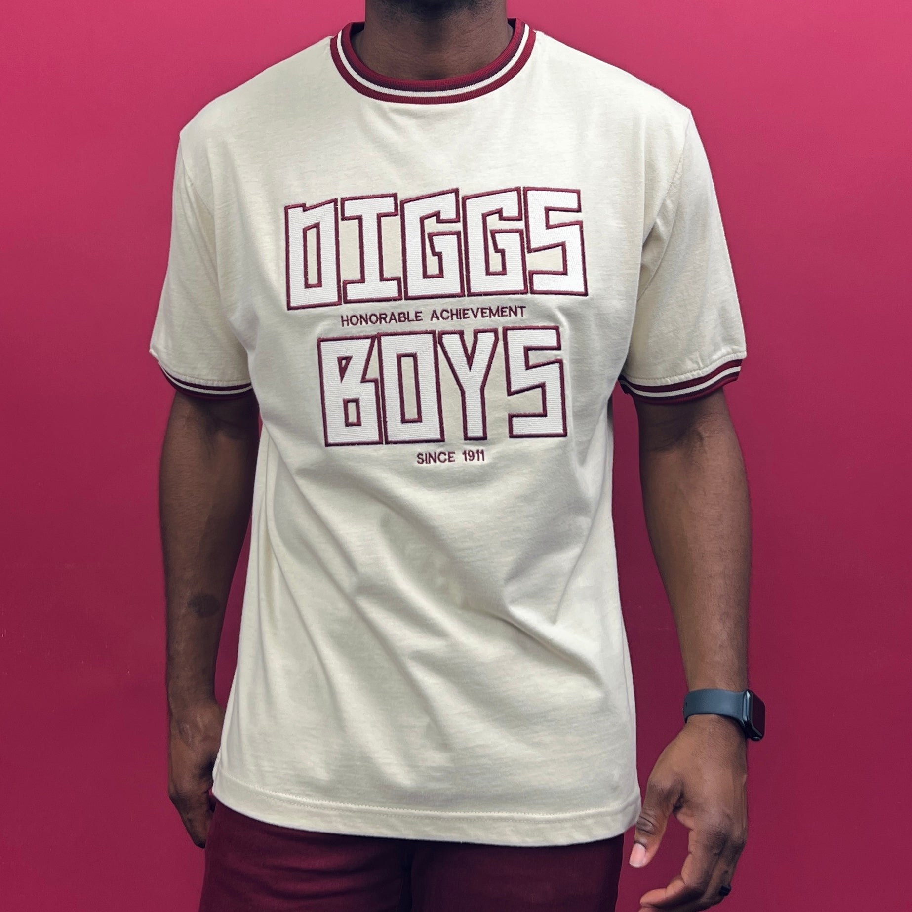 Show your support for the Kappa Alpha Psi fraternity with this "Diggs Boys" cream t-shirt. Made with high-quality fabric, this shirt is perfect for any member of the fraternity community. The design features the iconic Kappa Alpha Psi logo and the phrase "Diggs Boys" in bold letters, making it a great addition to your collection of historical memorabilia.